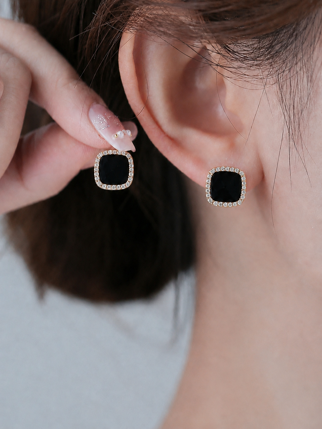 Luxe Black Square Stud Earrings